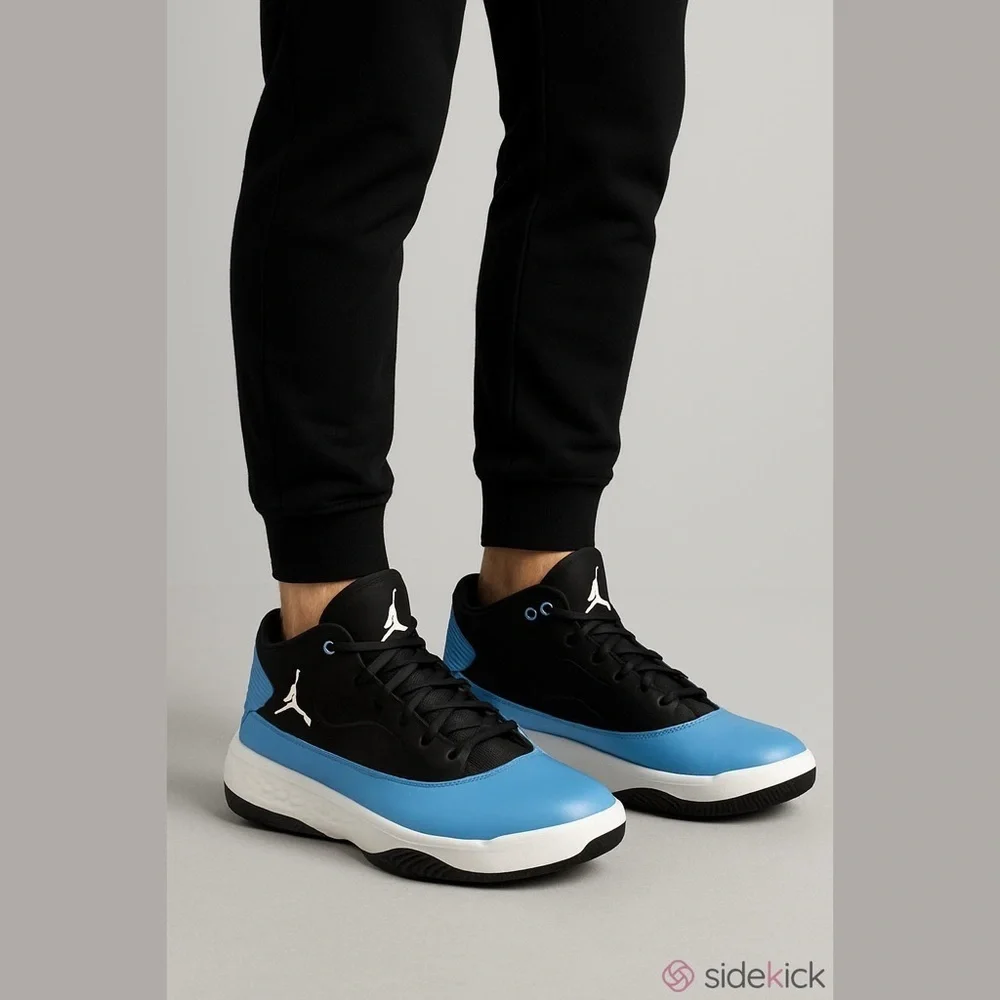 Air Jordan Max Aura 2 GS 'Black University Blue' Sneakers